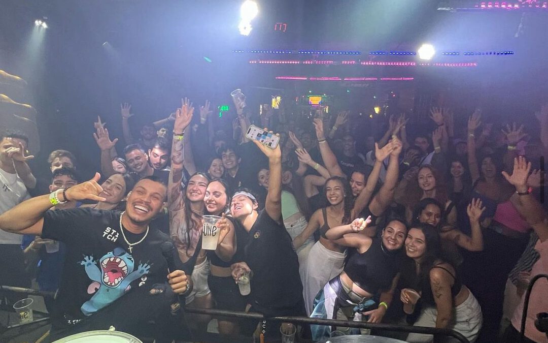 +QD+ MARCA PRESENÇA NO UNE BALADA EM BAURU